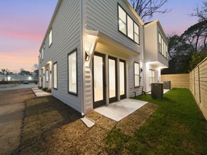 328 Janisch C, Houston TX 77018