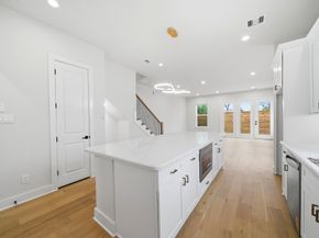 328 Janisch C, Houston TX 77018