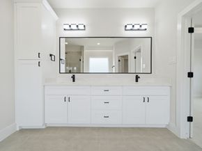 328 Janisch C, Houston TX 77018