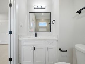 328 Janisch C, Houston TX 77018