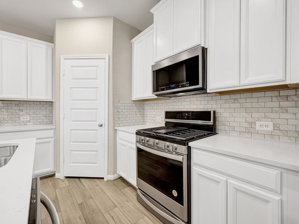 5718 Adamite Way, Houston TX 77048