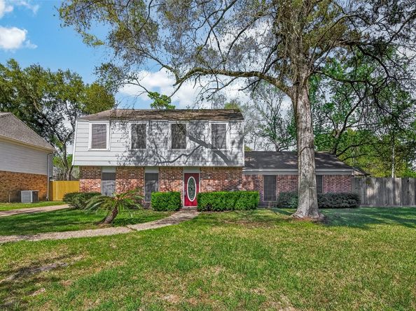 2239 Parkdale Drive, Houston TX 77339