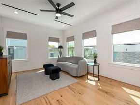 1512 Ashland Street, Houston TX 77008