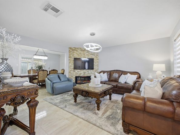 8927 Aspen Place Drive, Houston TX 77071