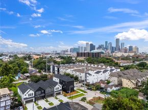 2706 Fox Street, Houston TX 77003