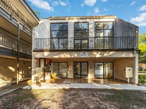 3015 Walnut Bend Lane 31, Houston TX 77042