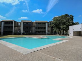 3015 Walnut Bend Lane 31, Houston TX 77042