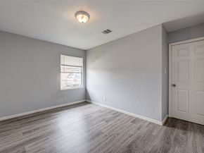 7658 Belbay Street, Houston TX 77033