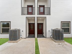 1908 Dismuke Street A, Houston TX 77023