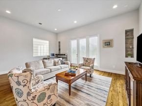 864 Wakefield Drive E, Houston TX 77018