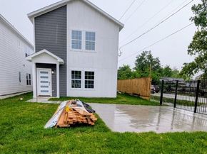 7502 Laura Koppe Road A and B, Houston TX 77028