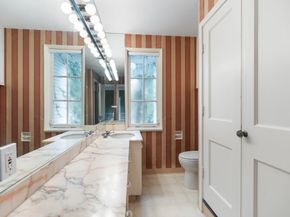 1604 Kirby Drive, Houston TX 77019