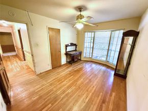 10911 Ashcroft Drive, Houston TX 77096