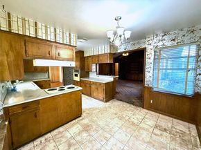 10911 Ashcroft Drive, Houston TX 77096
