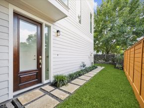 524 Sandman Street, Houston TX 77007