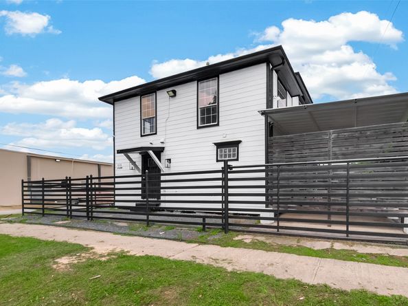 2120 Fulton Street 1, Houston TX 77009