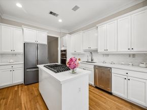 1933 Woodbury Street, Houston TX 77030