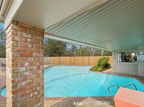 2238 S Piney Point Road 102, Houston TX 77063