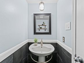 9810 Charter Ridge Drive, Houston TX 77070