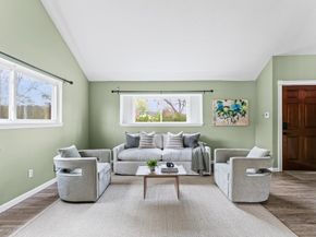 9810 Charter Ridge Drive, Houston TX 77070