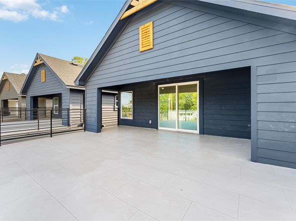 9326 Firnat Street, Houston TX 77016