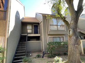 6601 Sands Point Drive 5, Houston TX 77074