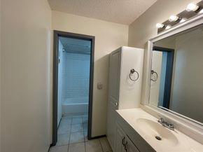 6601 Sands Point Drive 5, Houston TX 77074