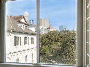 126 Oak Place Drive, Houston TX 77006