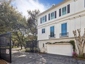 126 Oak Place Drive, Houston TX 77006