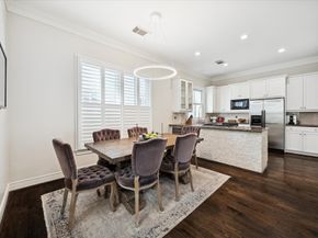 126 Oak Place Drive, Houston TX 77006