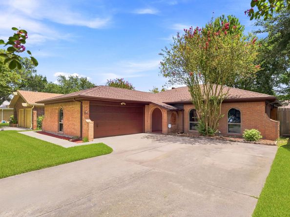 730 Seacliff Drive, Houston TX 77062
