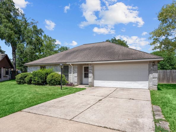 2035 Woodhue Drive, Spring TX 77386