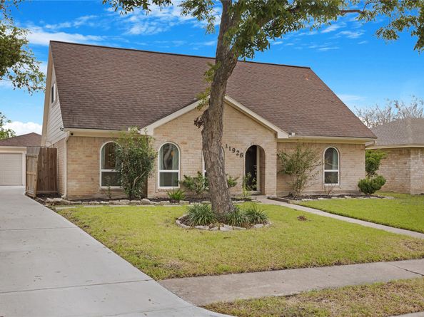 11926 Monticeto Lane, Meadows Place TX 77477