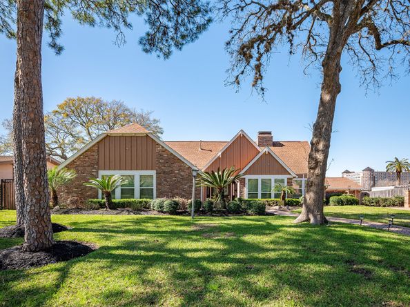 18510 Barbuda Lane, Houston TX 77058