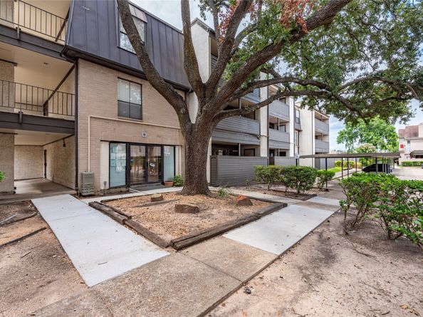 3005 Walnut Bend Lane 12, Houston TX 77042