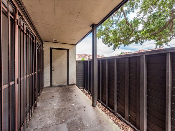 3005 Walnut Bend Lane 12, Houston TX 77042