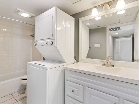 2224 S Piney Point Road 117, Houston TX 77063