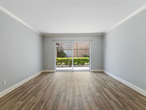 2224 S Piney Point Road 117, Houston TX 77063