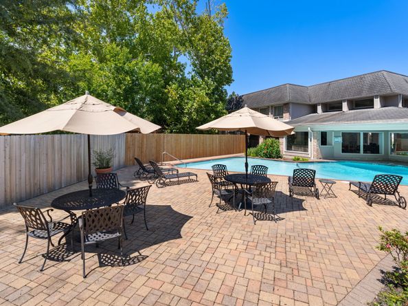 2224 S Piney Point Road 117, Houston TX 77063