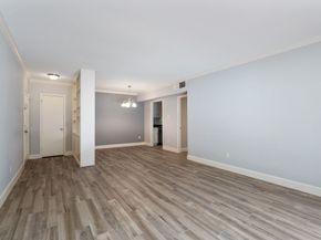 2224 S Piney Point Road 117, Houston TX 77063