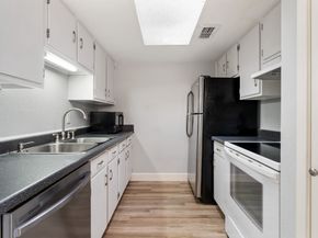 2224 S Piney Point Road 117, Houston TX 77063