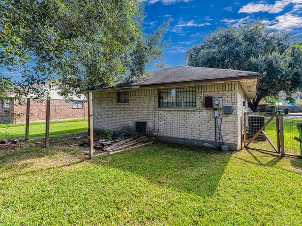 11115 Burningbush Lane, Houston TX 77016