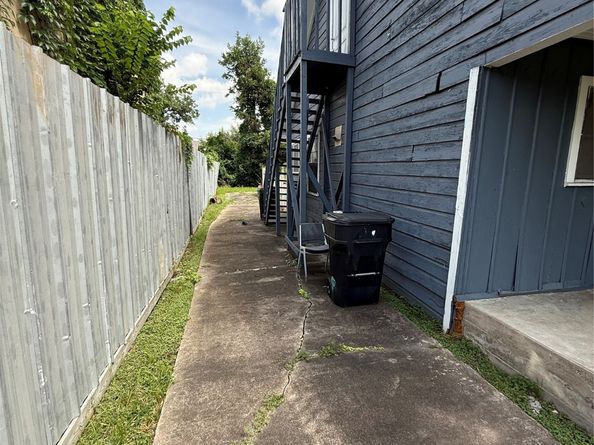 7911 Hartford Street, Houston TX 77017
