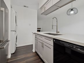 1515 Sandy Springs Road 1103, Houston TX 77042