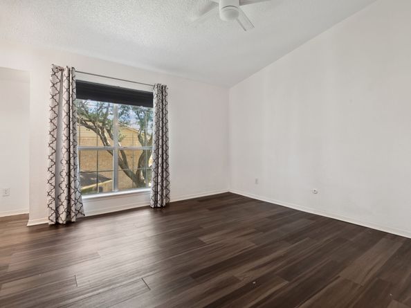 1515 Sandy Springs Road 1103, Houston TX 77042