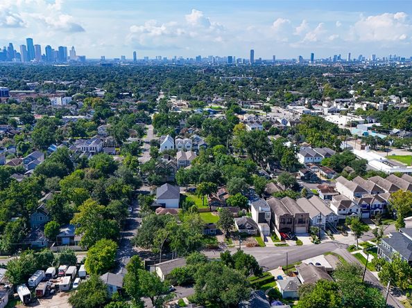 6001 Norhill Boulevard, Houston TX 77009