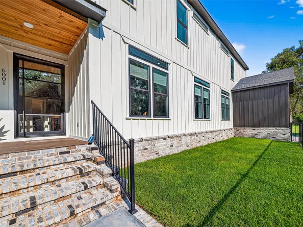 6001 Norhill Boulevard, Houston TX 77009