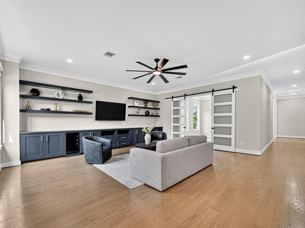 6001 Norhill Boulevard, Houston TX 77009