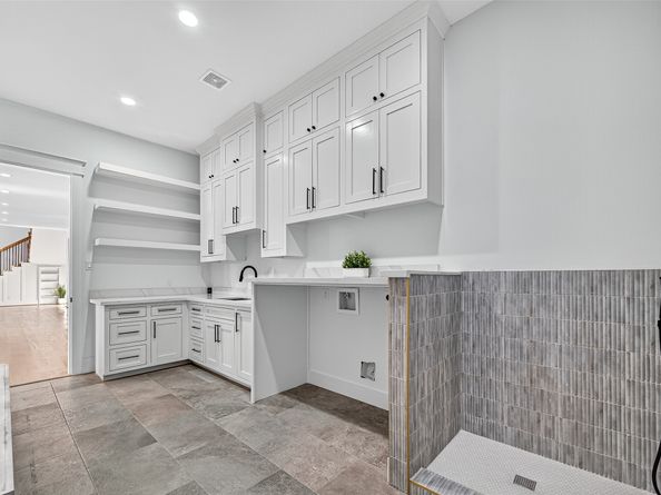 6001 Norhill Boulevard, Houston TX 77009