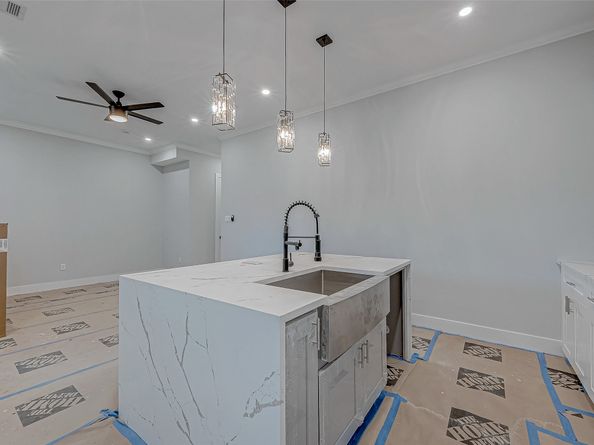 6840 Del Rio Street, Houston TX 77021